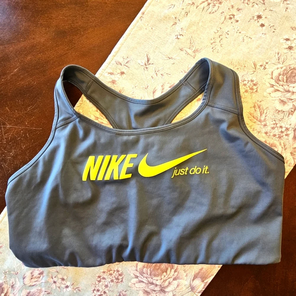 NWOT plus size 3X Nike dri-fit sports bra Pickleball Workout Beach Gym Golf